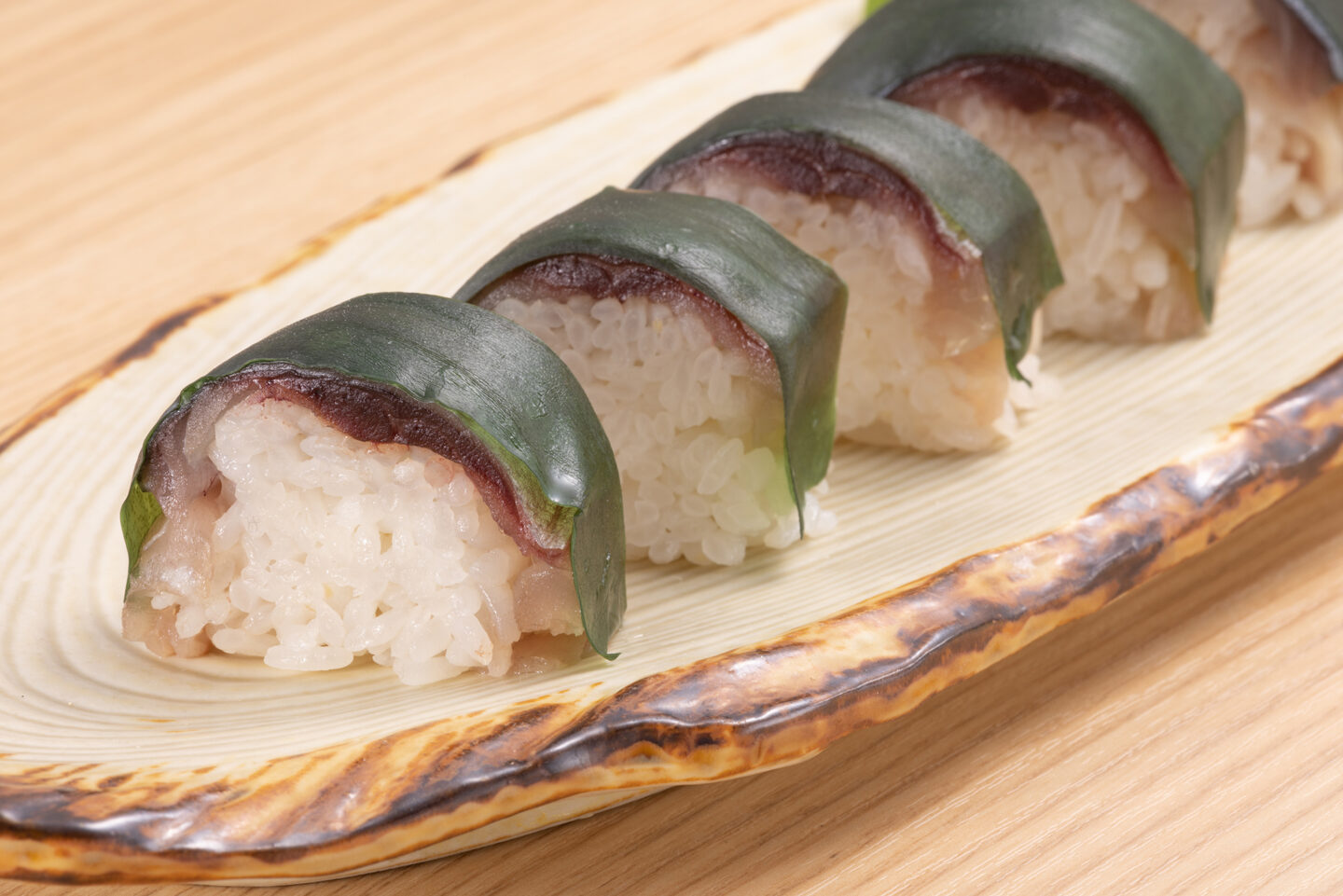 青板昆布　鯖の棒寿司